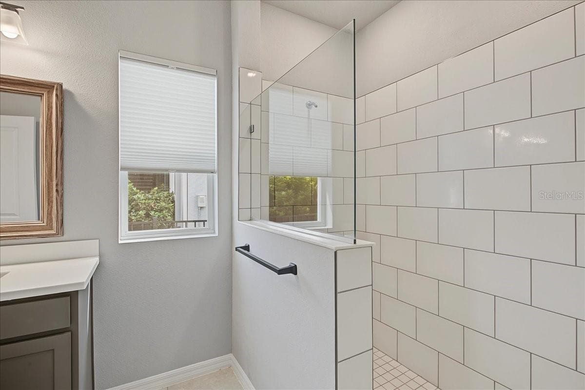 Single Family Residence at 6026 GOLDEN NETTLE DR, APOLLO BEACH, photo 16 of 33