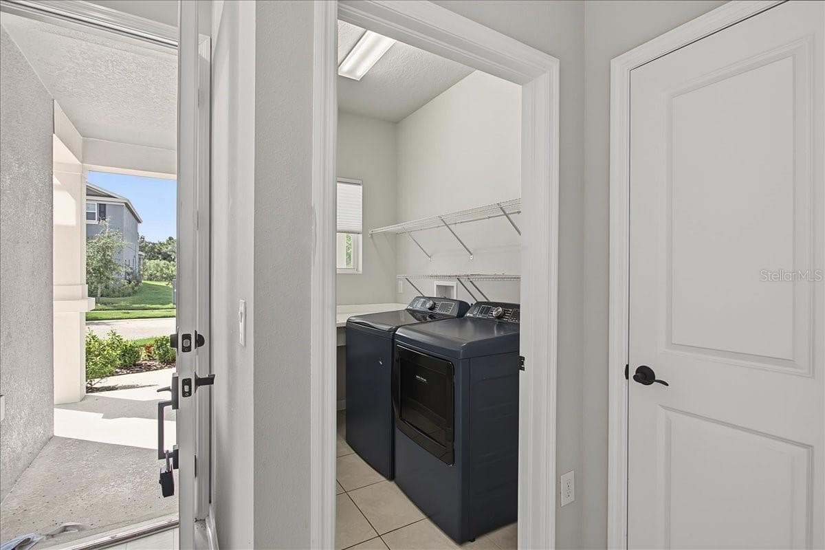 Single Family Residence at 6026 GOLDEN NETTLE DR, APOLLO BEACH, photo 27 of 33