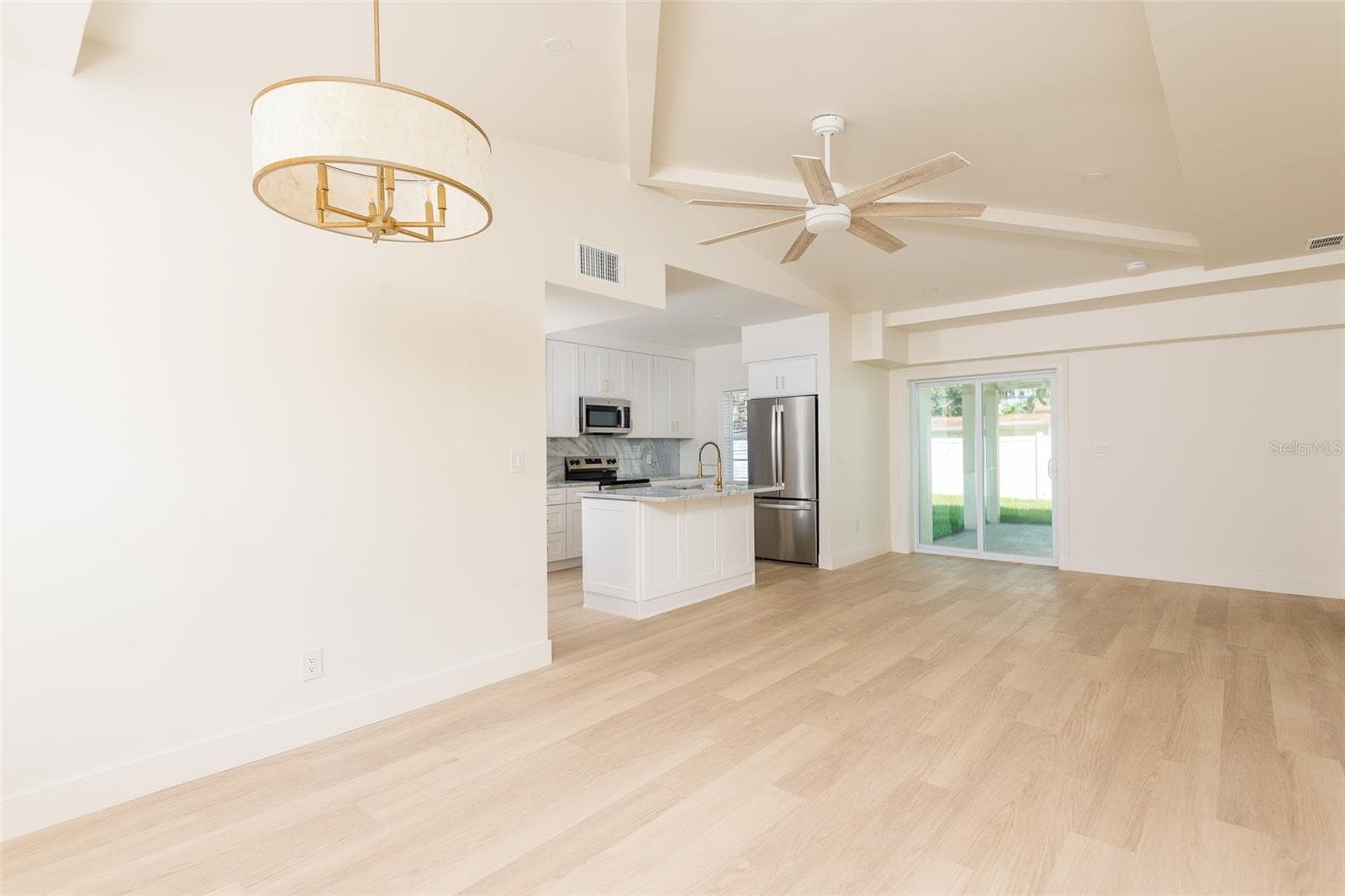 Single Family Residence at 4711 W EL PRADO BLVD, TAMPA, photo 9 of 32
