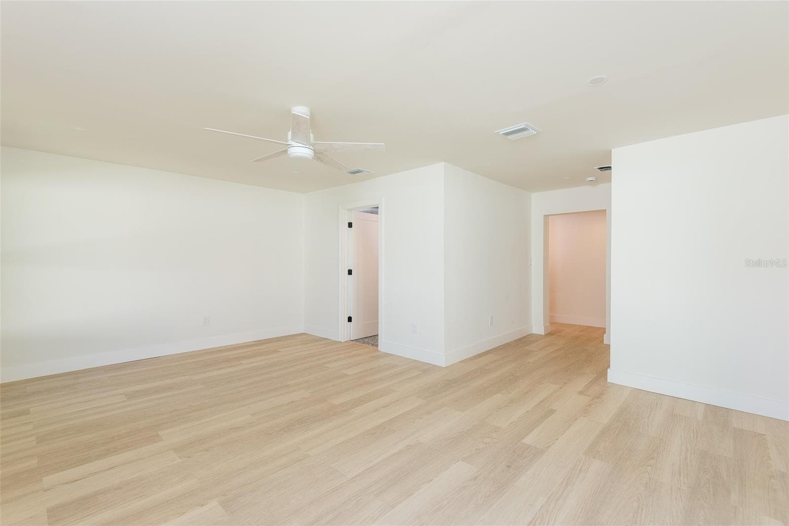Single Family Residence at 4711 W EL PRADO BLVD, TAMPA, photo 15 of 32