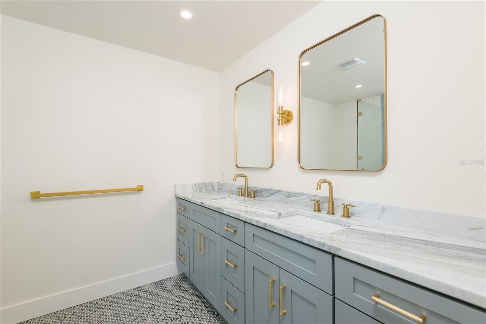 Single Family Residence at 4711 W EL PRADO BLVD, TAMPA, photo 16 of 32