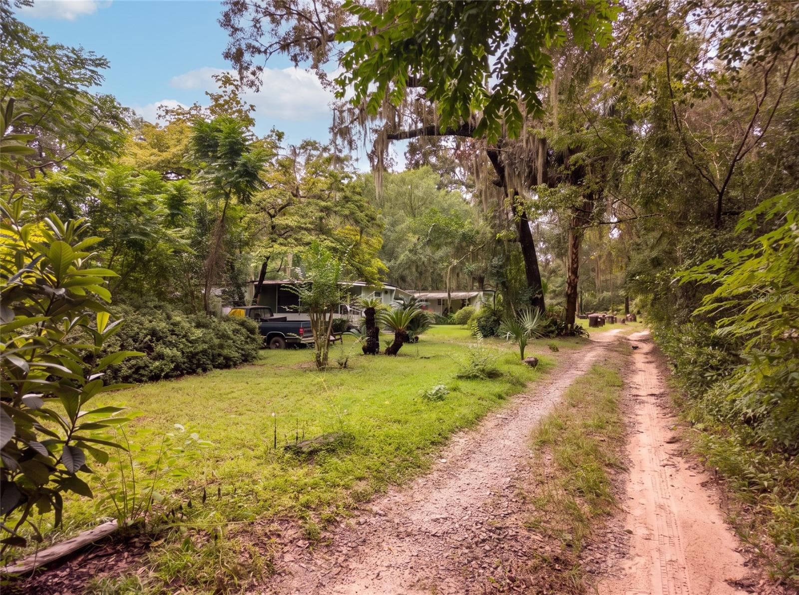 NE Entrance to Property - 5900 NW 190TH ST, REDDICK