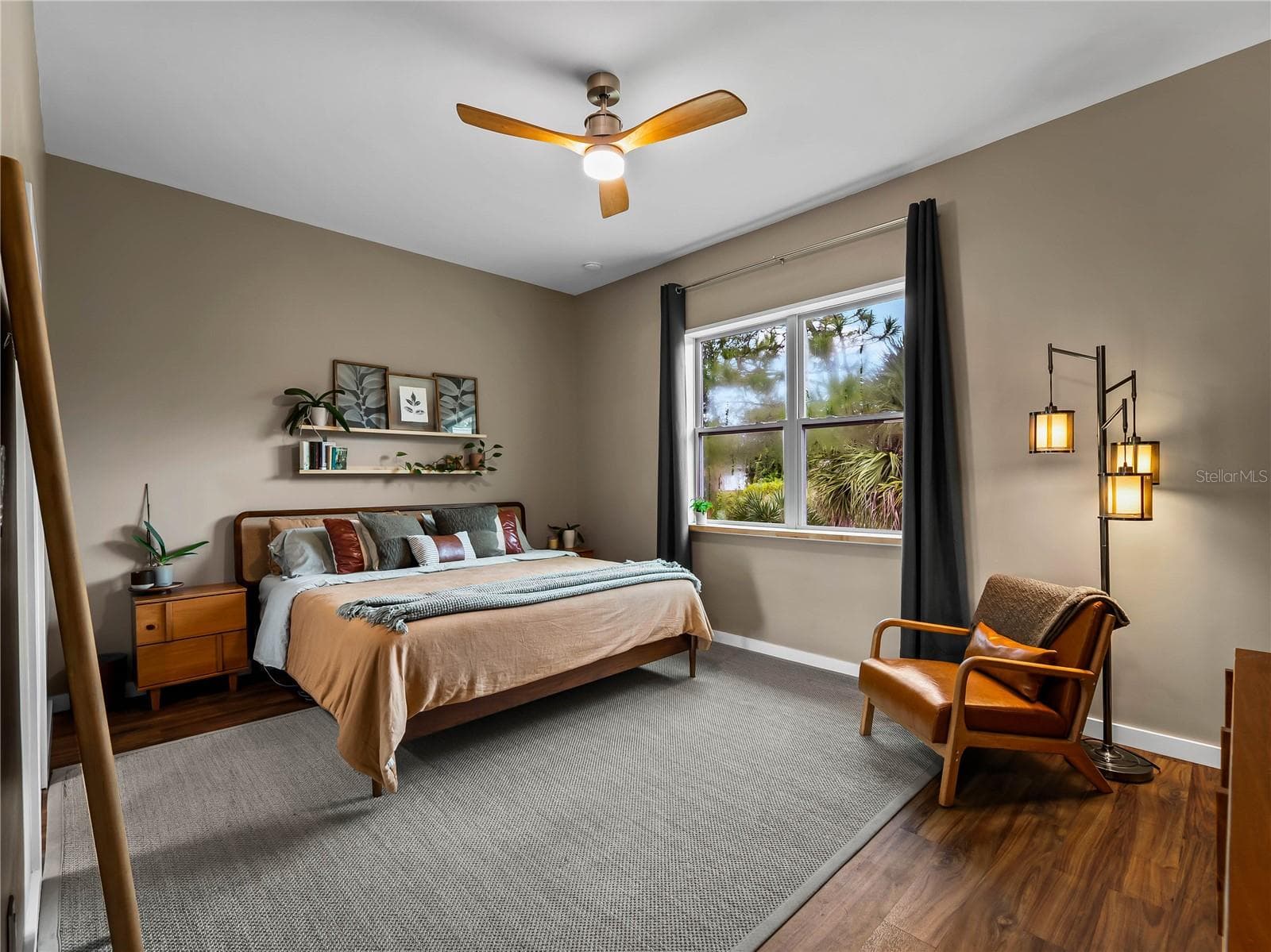PrimarySuite_8163WalbertSt_PortCharlotte_SittingArea_Wide.jpg - 8163 WALBERT ST, PORT CHARLOTTE