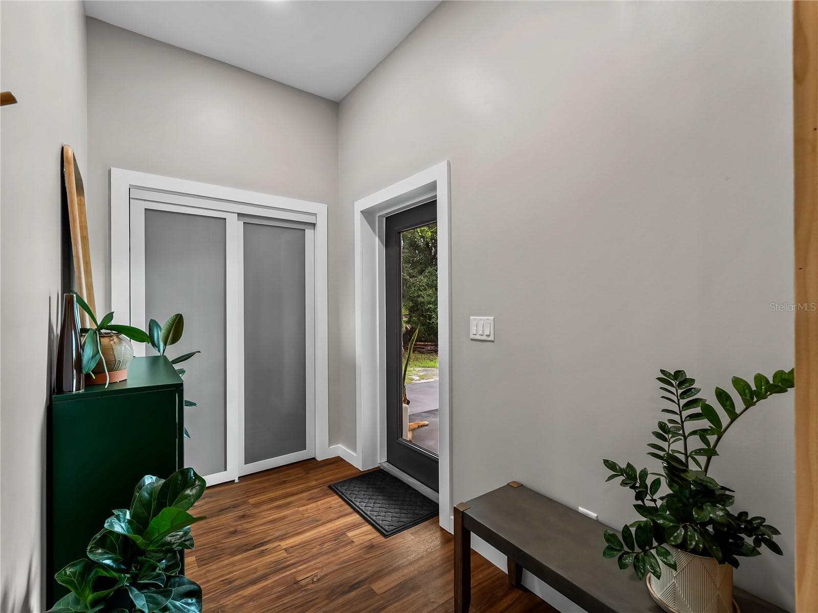 Foyer_8163WalbertSt_PortCharlotte_NaturalLight_Entry.jpg - 8163 WALBERT ST, PORT CHARLOTTE