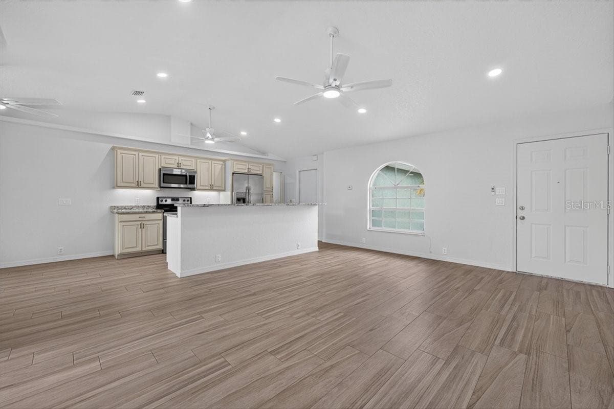 Single Family Residence at 9293 FRUITLAND AVE, ENGLEWOOD, photo 6 of 36
