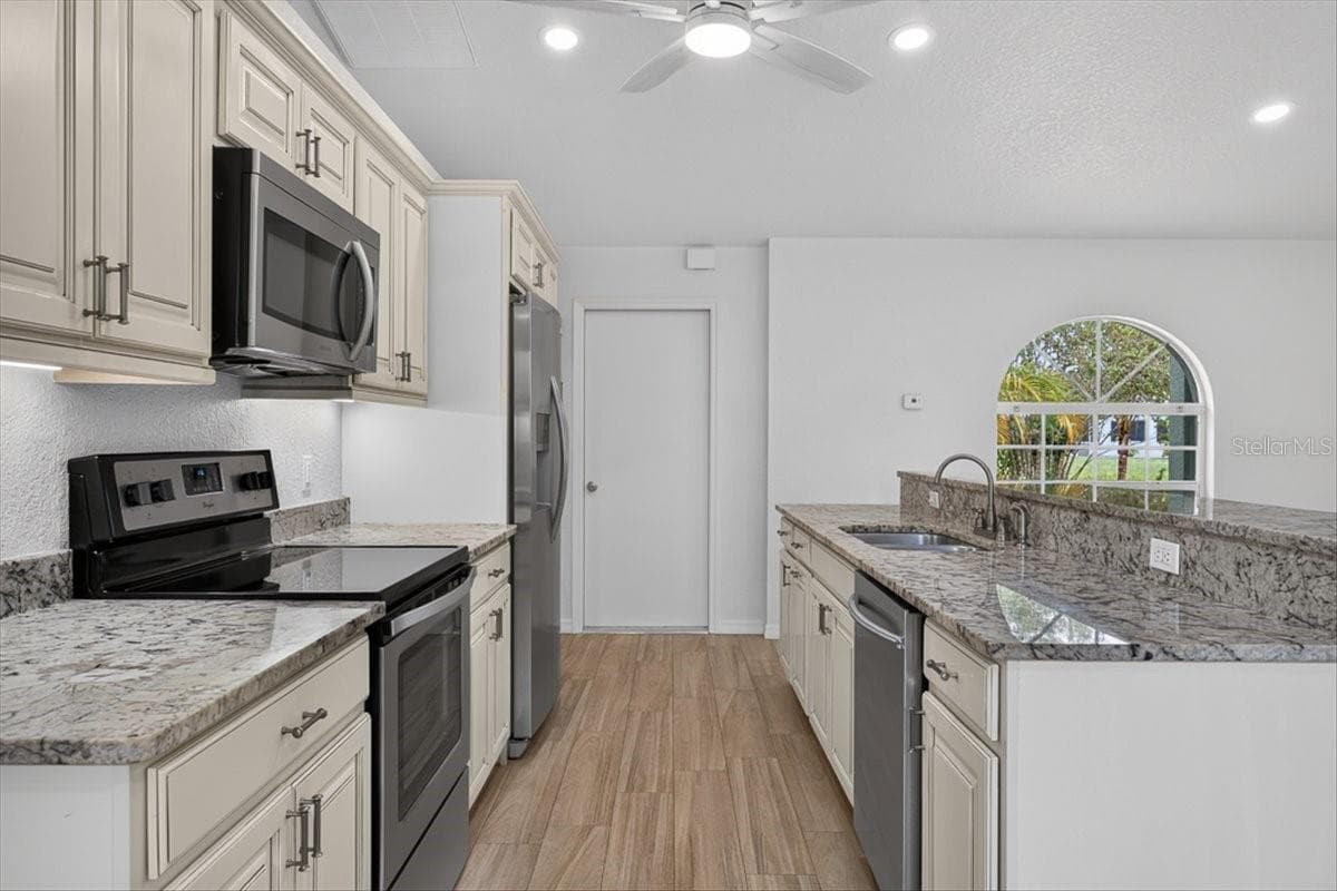 Single Family Residence at 9293 FRUITLAND AVE, ENGLEWOOD, photo 10 of 36
