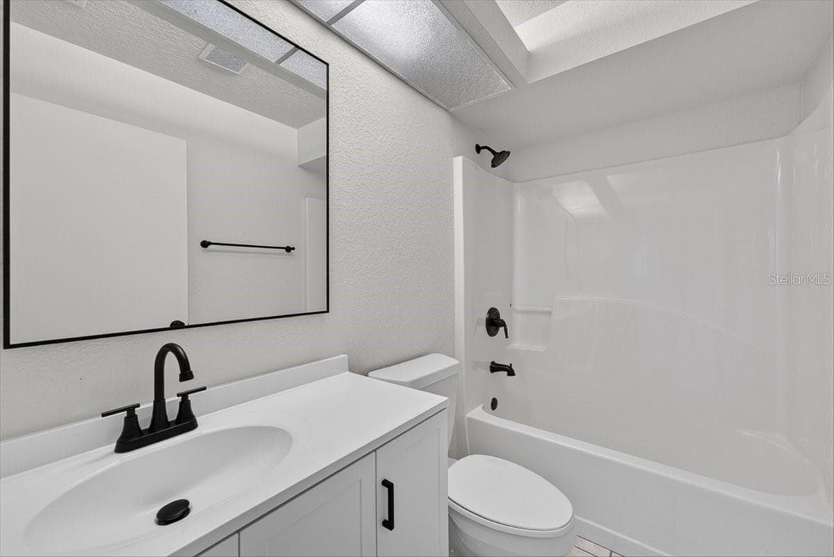 Single Family Residence at 9293 FRUITLAND AVE, ENGLEWOOD, photo 26 of 36