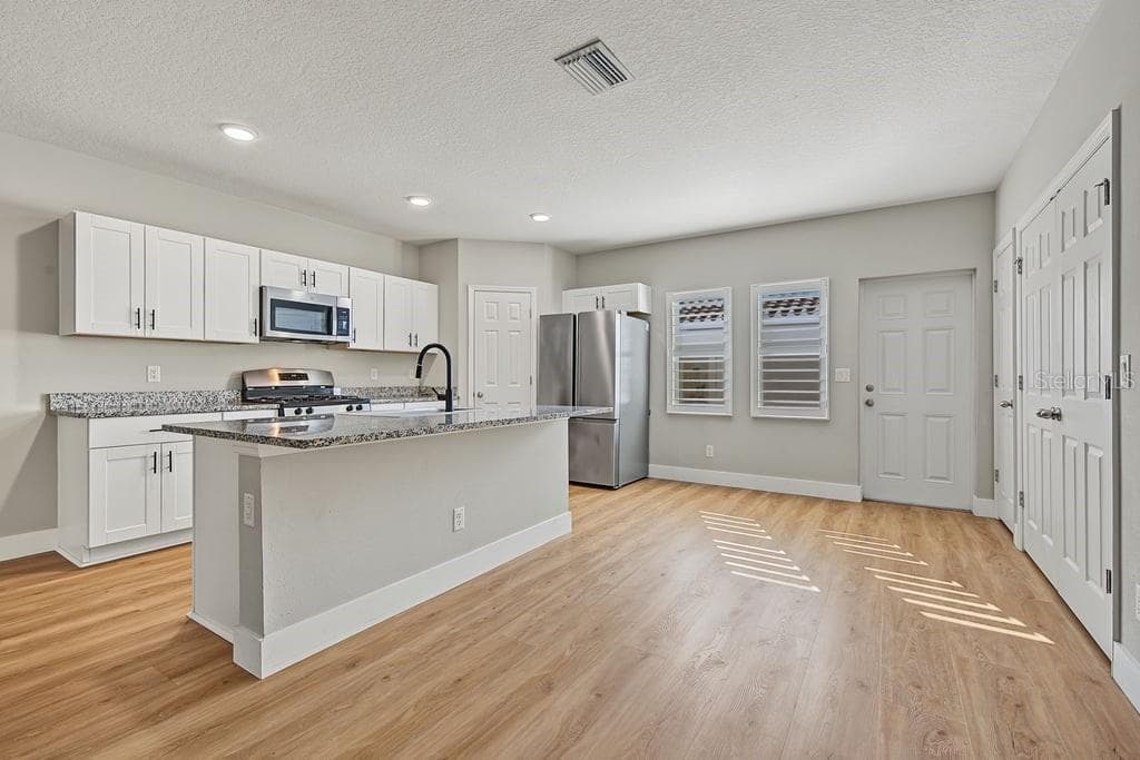 Townhouse at 2595 FENCEPOST DR, ODESSA, photo 11 of 59