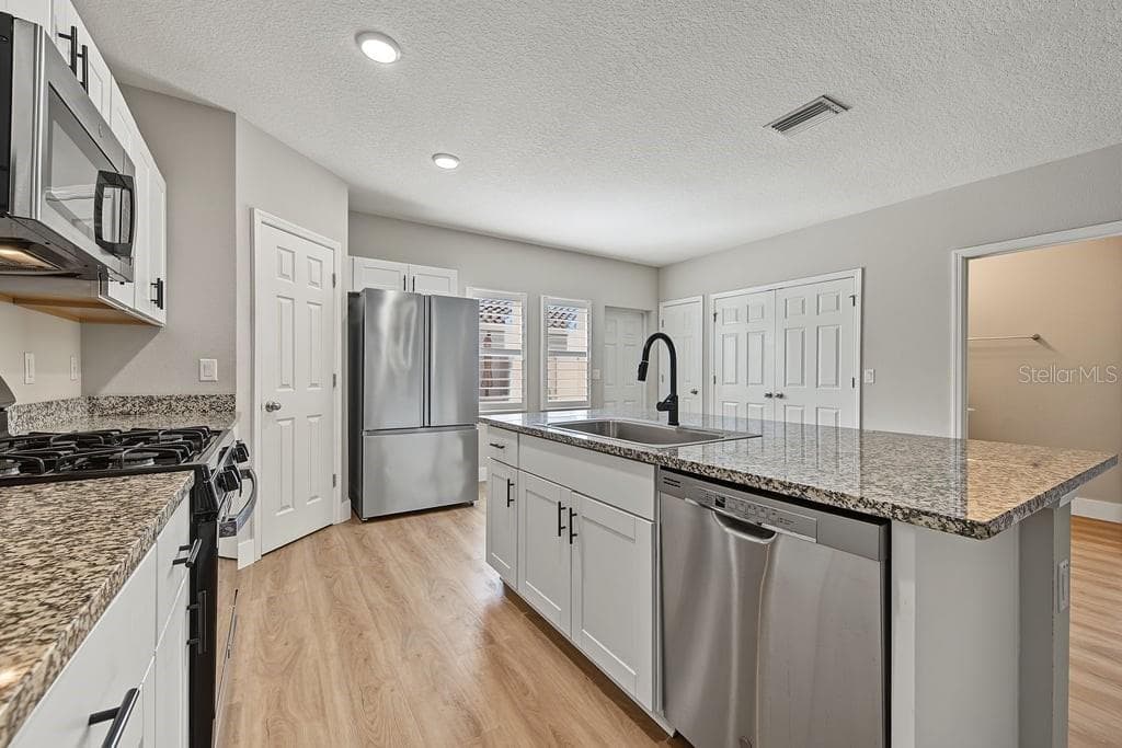 Townhouse at 2595 FENCEPOST DR, ODESSA, photo 13 of 59