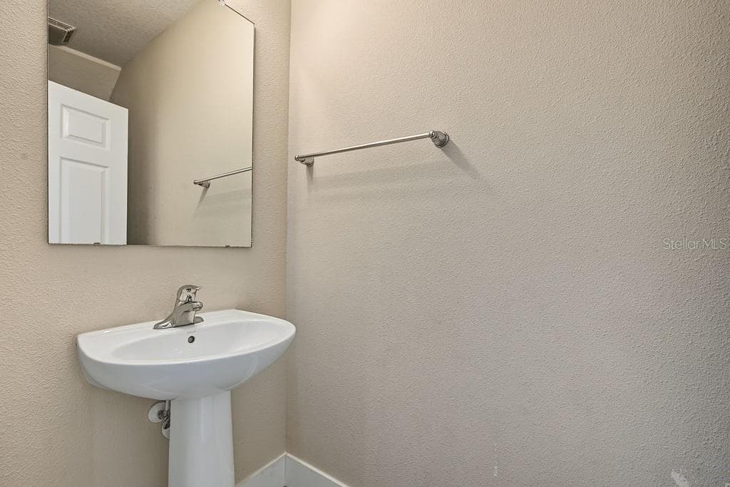 Townhouse at 2595 FENCEPOST DR, ODESSA, photo 20 of 59