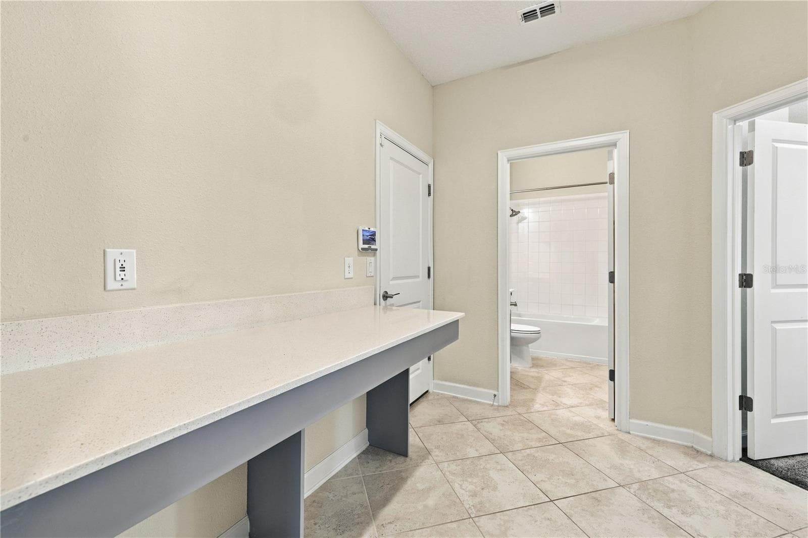 Single Family Residence at 11103 SWEETGUM WOODS DR, ORLANDO, photo 17 of 53