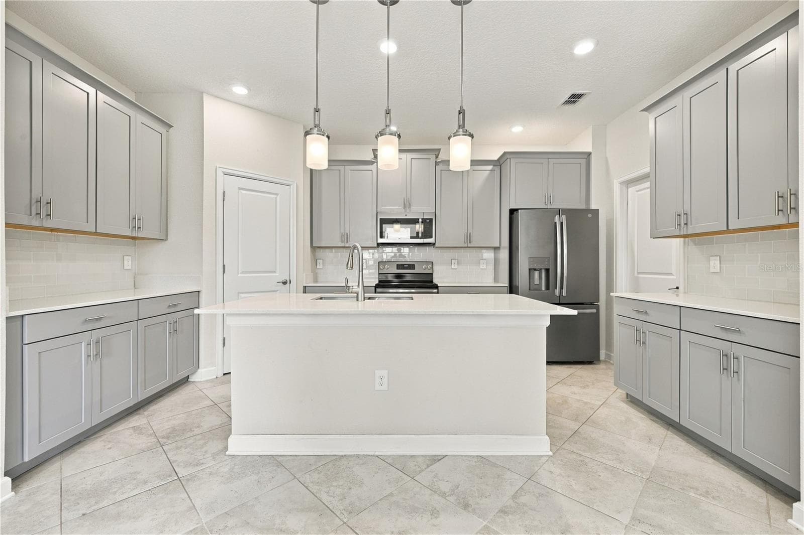 Single Family Residence at 11103 SWEETGUM WOODS DR, ORLANDO, photo 27 of 53