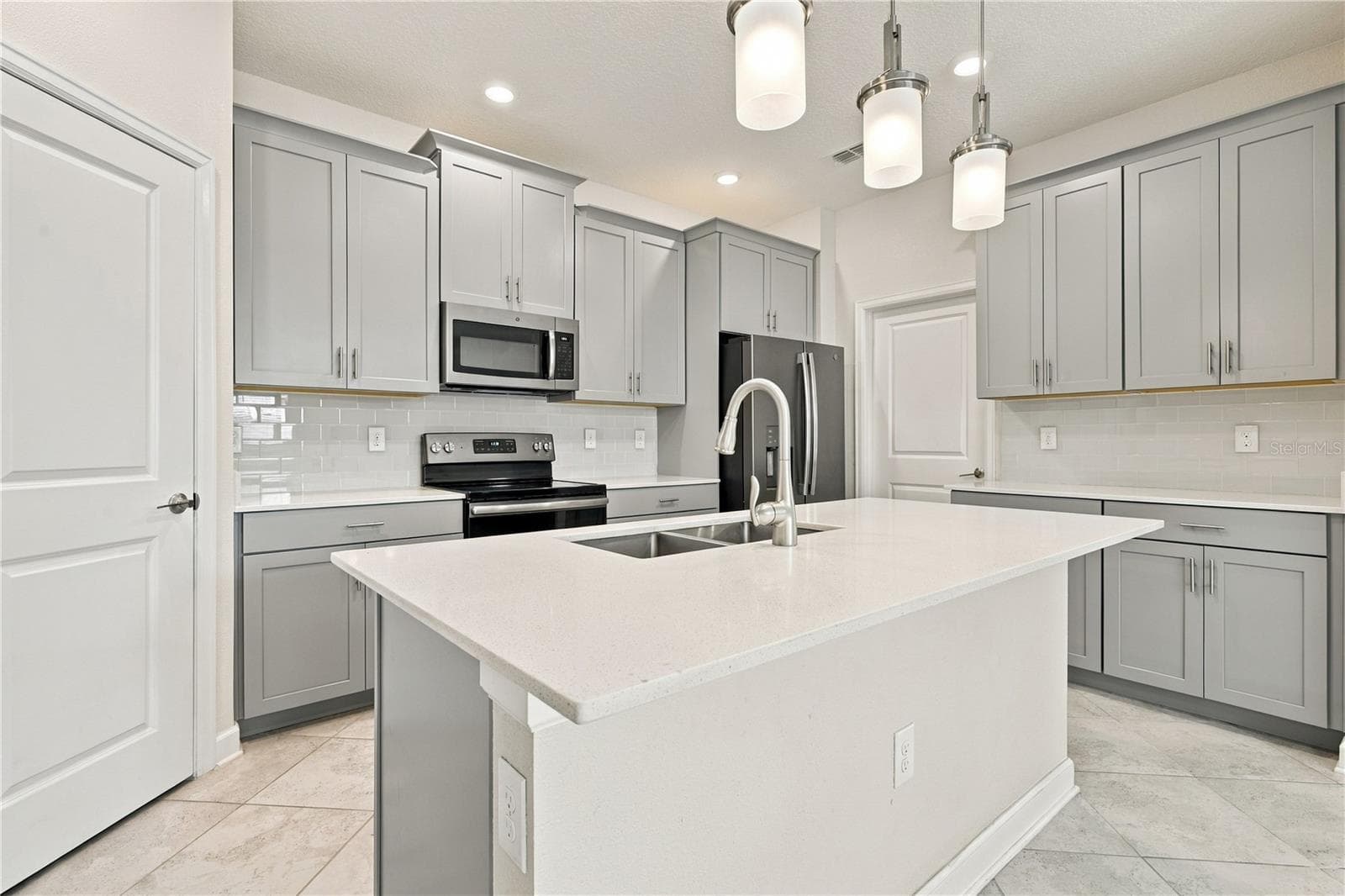 Single Family Residence at 11103 SWEETGUM WOODS DR, ORLANDO, photo 29 of 53
