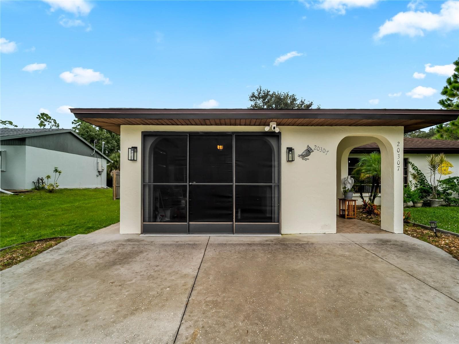Garage_20307SilentAve_PortCharlotte_ScreenDoor_Wide.jpg - 20307 SILENT AVE, PORT CHARLOTTE