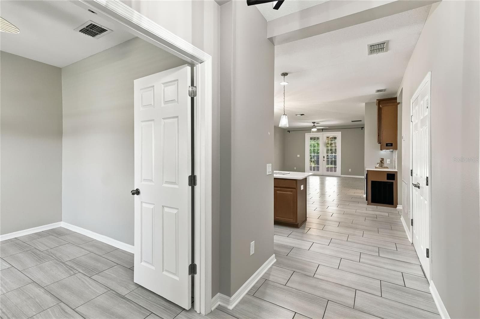 Single Family Residence at 3811 FRIARS COVE LN, ST CLOUD, photo 8 of 53