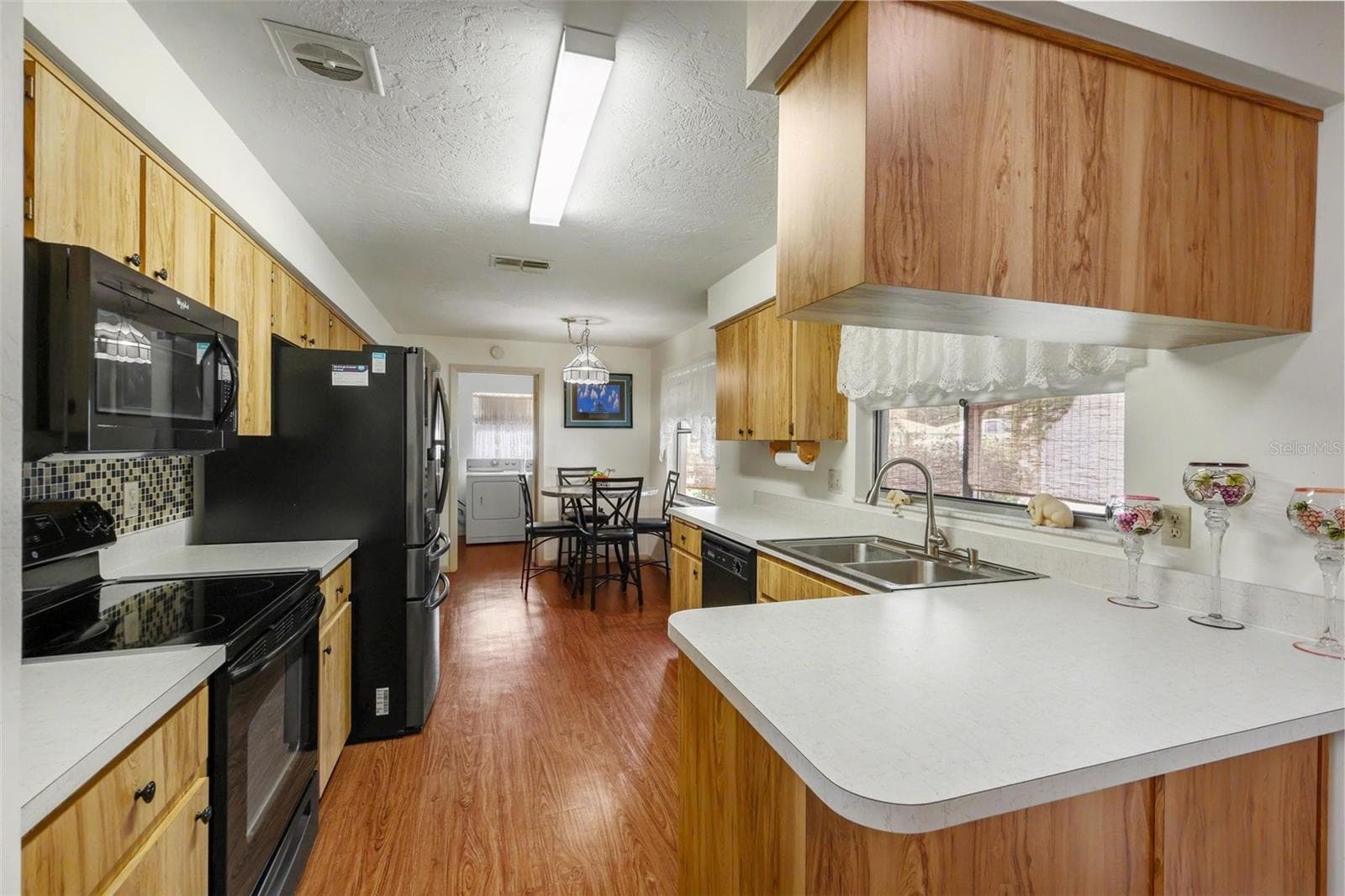 Single Family Residence at 241 W HOLLYFERN PL, BEVERLY HILLS, photo 8 of 23
