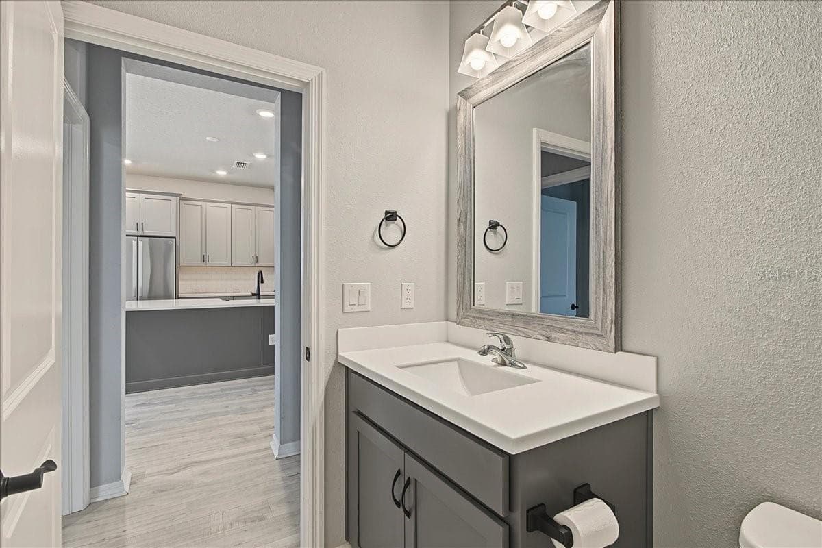 2nd Bath - 6026 GOLDEN NETTLE DR, APOLLO BEACH