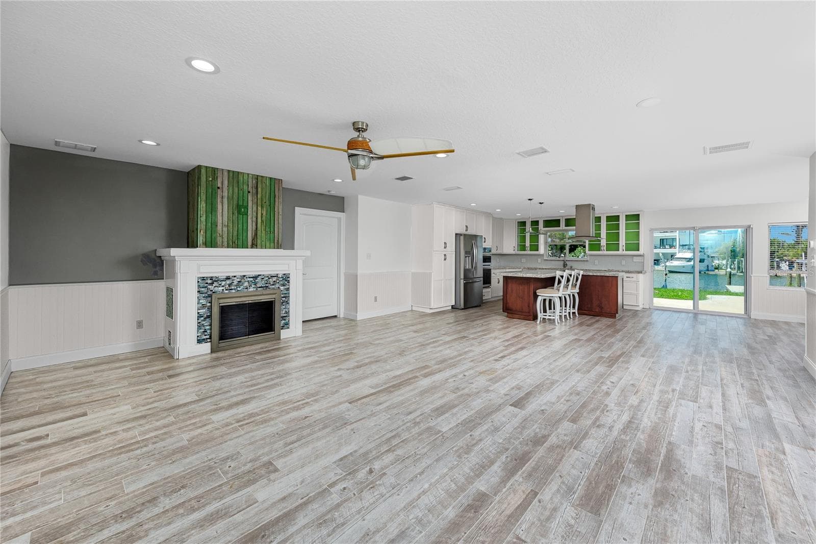 Single Family Residence at 600 NORMANDY RD, MADEIRA BEACH, photo 17 of 60