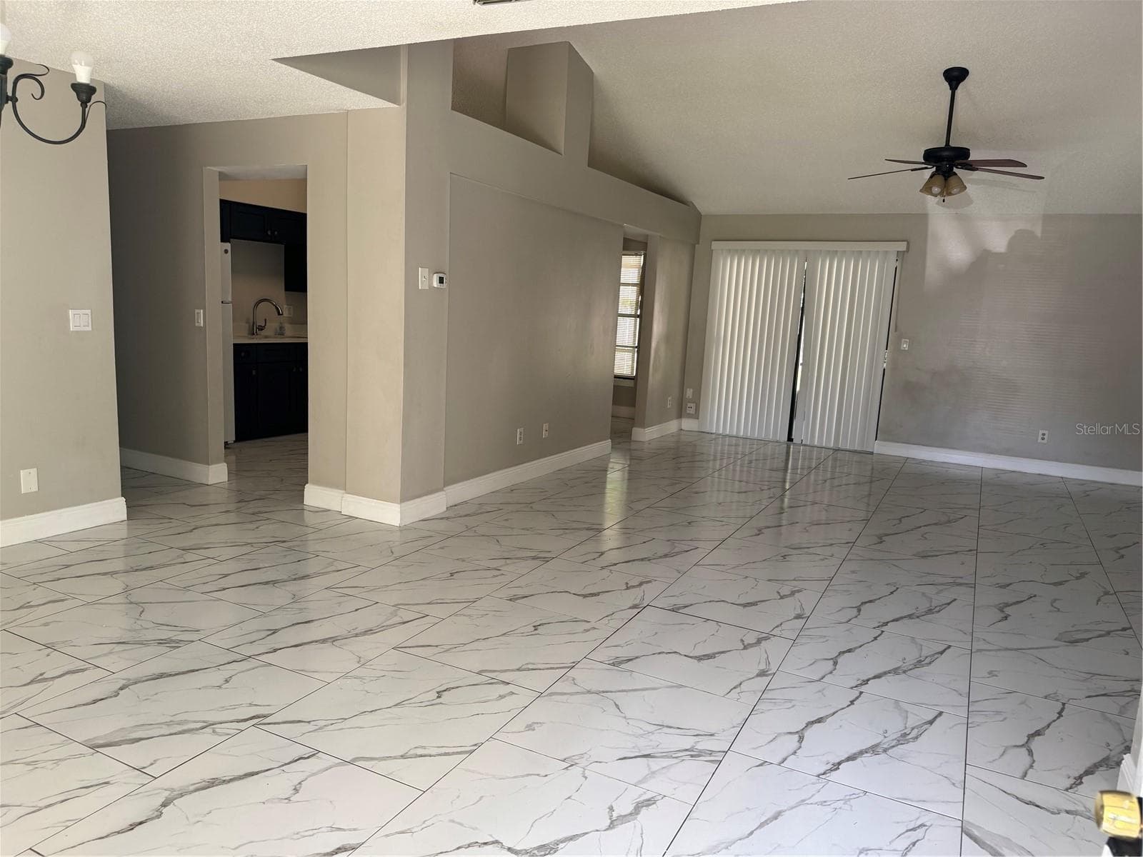 Single Family Residence at 7507 COVEDALE DR, ORLANDO, photo 2 of 14
