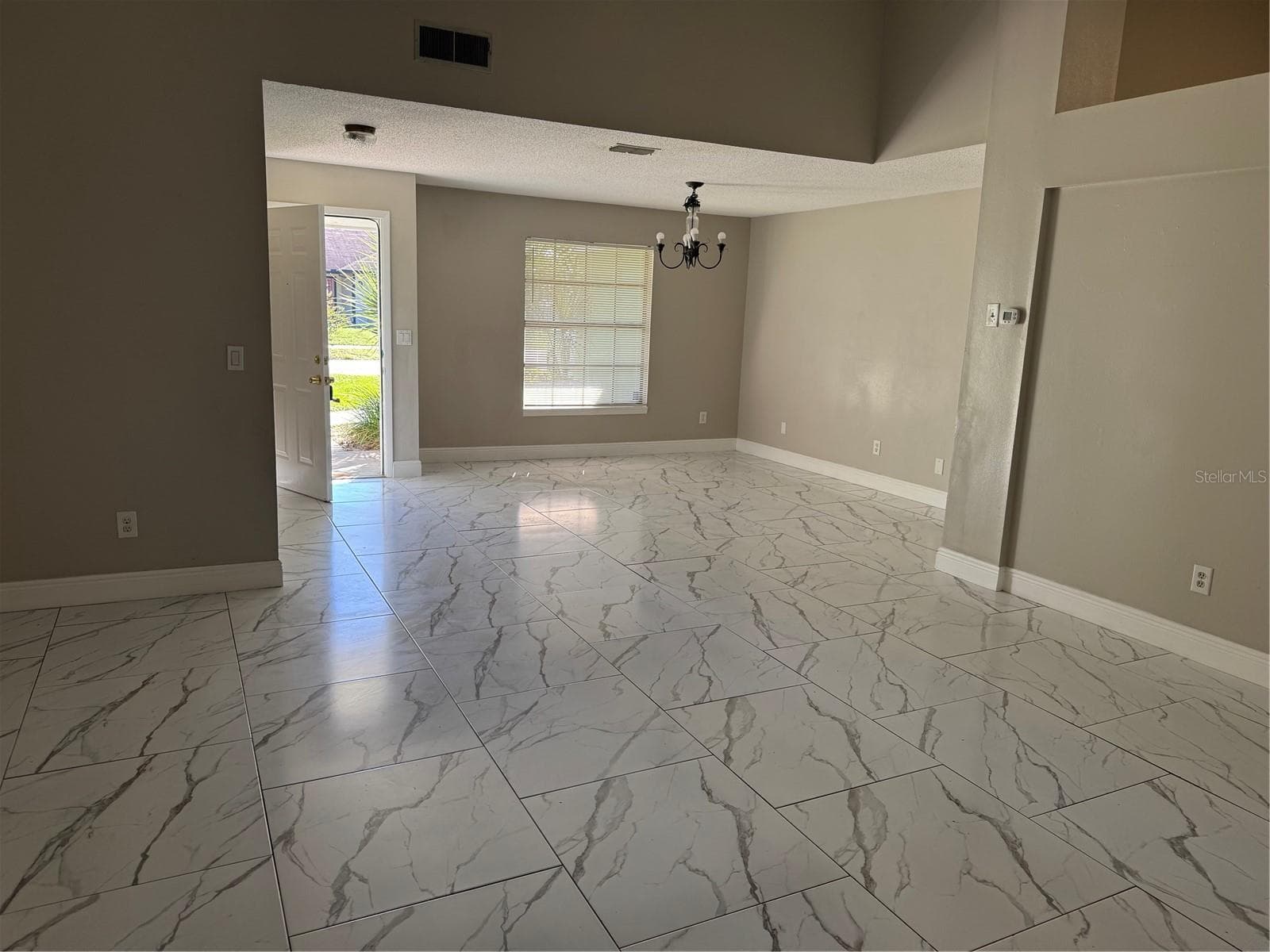 Single Family Residence at 7507 COVEDALE DR, ORLANDO, photo 3 of 14