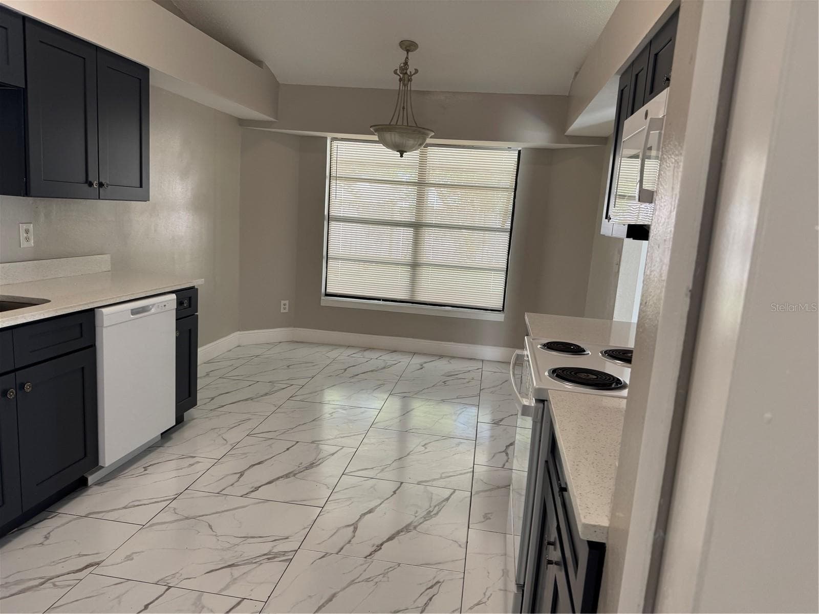 Single Family Residence at 7507 COVEDALE DR, ORLANDO, photo 4 of 14