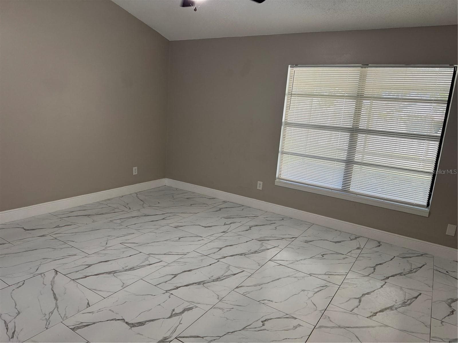 Single Family Residence at 7507 COVEDALE DR, ORLANDO, photo 5 of 14