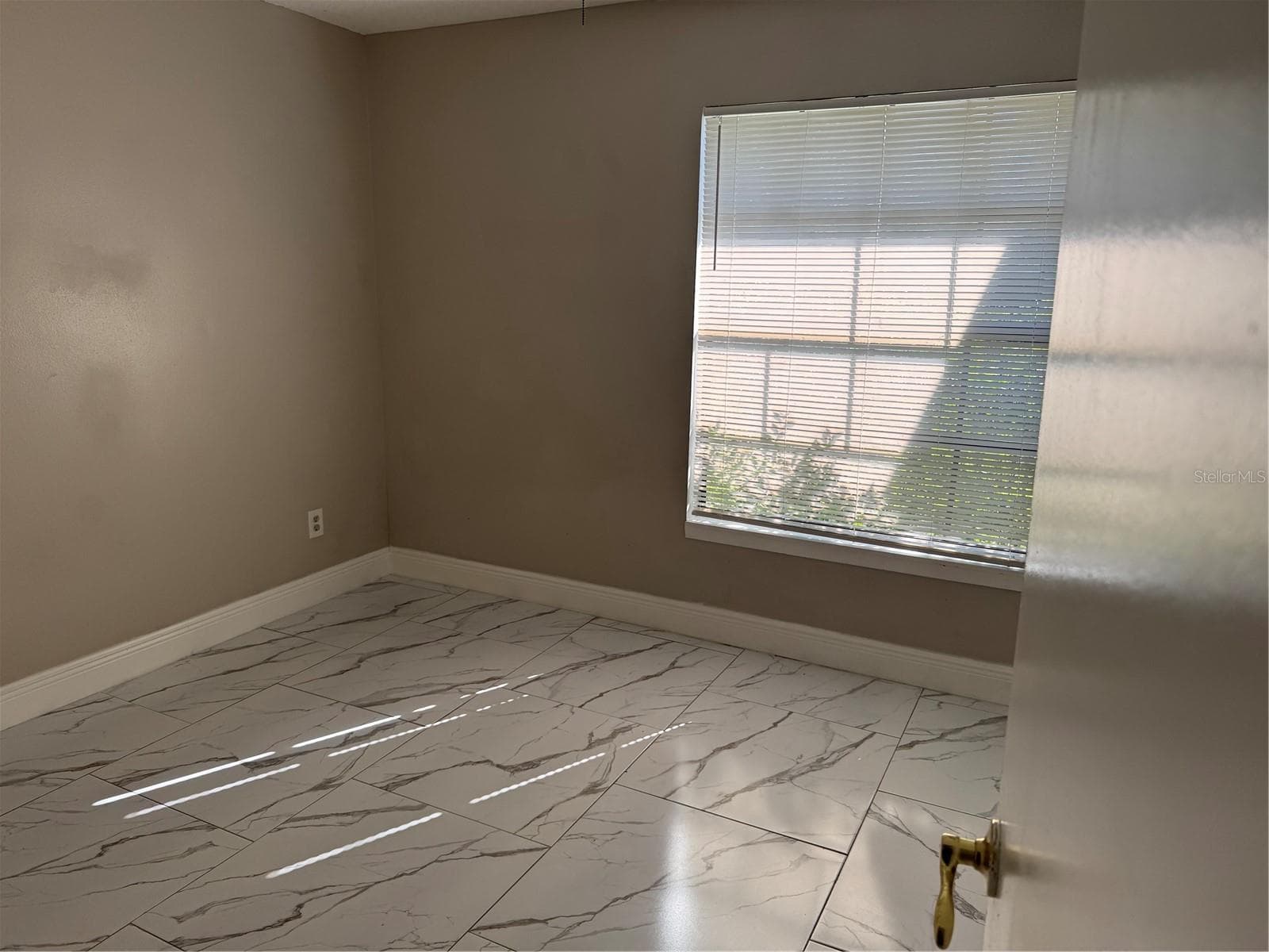 Single Family Residence at 7507 COVEDALE DR, ORLANDO, photo 6 of 14