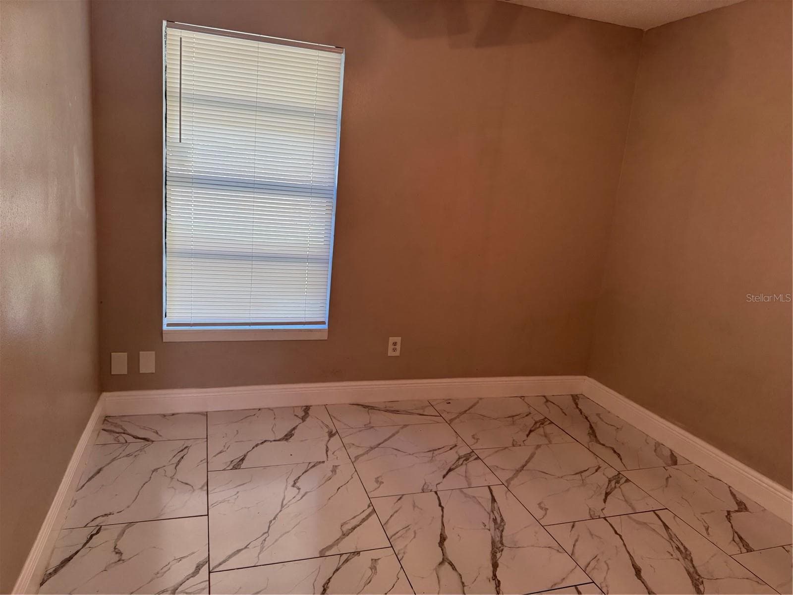 Single Family Residence at 7507 COVEDALE DR, ORLANDO, photo 7 of 14
