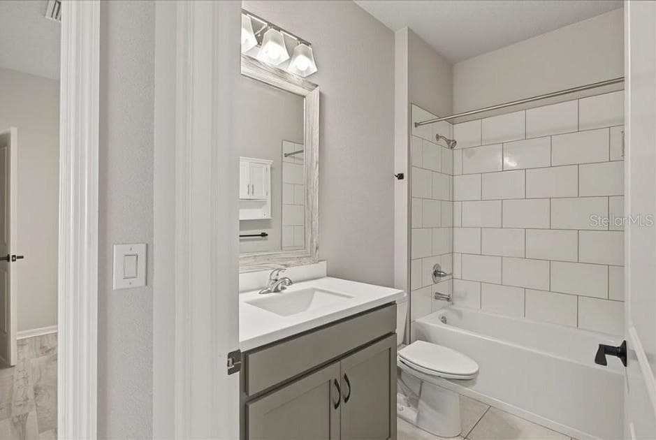 2nd bath - 6026 GOLDEN NETTLE DR, APOLLO BEACH