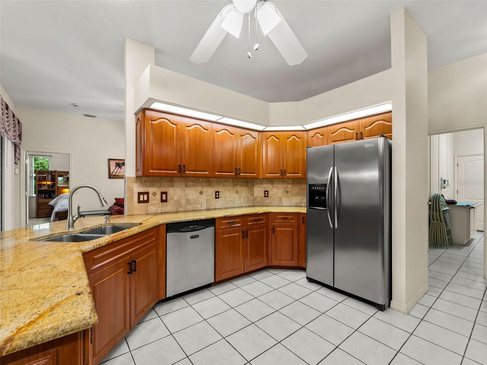 Kitchen_9336StPaulDr_PortCharlotte_StainlessAppliances_Detail.jpg - 9336 ST PAUL DR, PORT CHARLOTTE