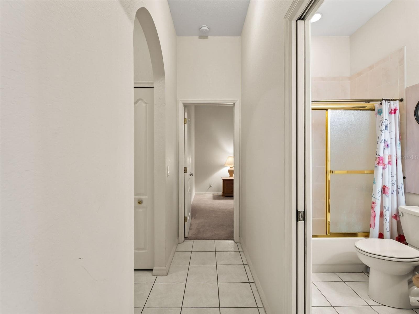 Hallway_9336StPaulDr_PortCharlotte_SplitPlan_Entry.jpg - 9336 ST PAUL DR, PORT CHARLOTTE