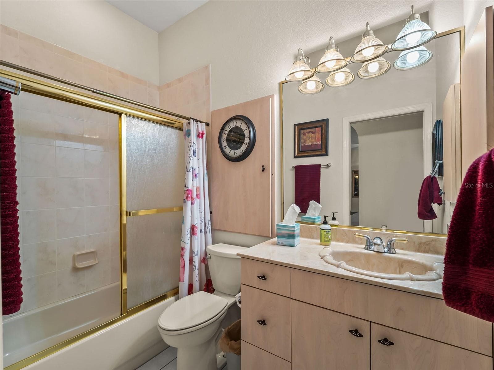GuestBath_9336StPaulDr_PortCharlotte_TubShower_Wide.jpg - 9336 ST PAUL DR, PORT CHARLOTTE