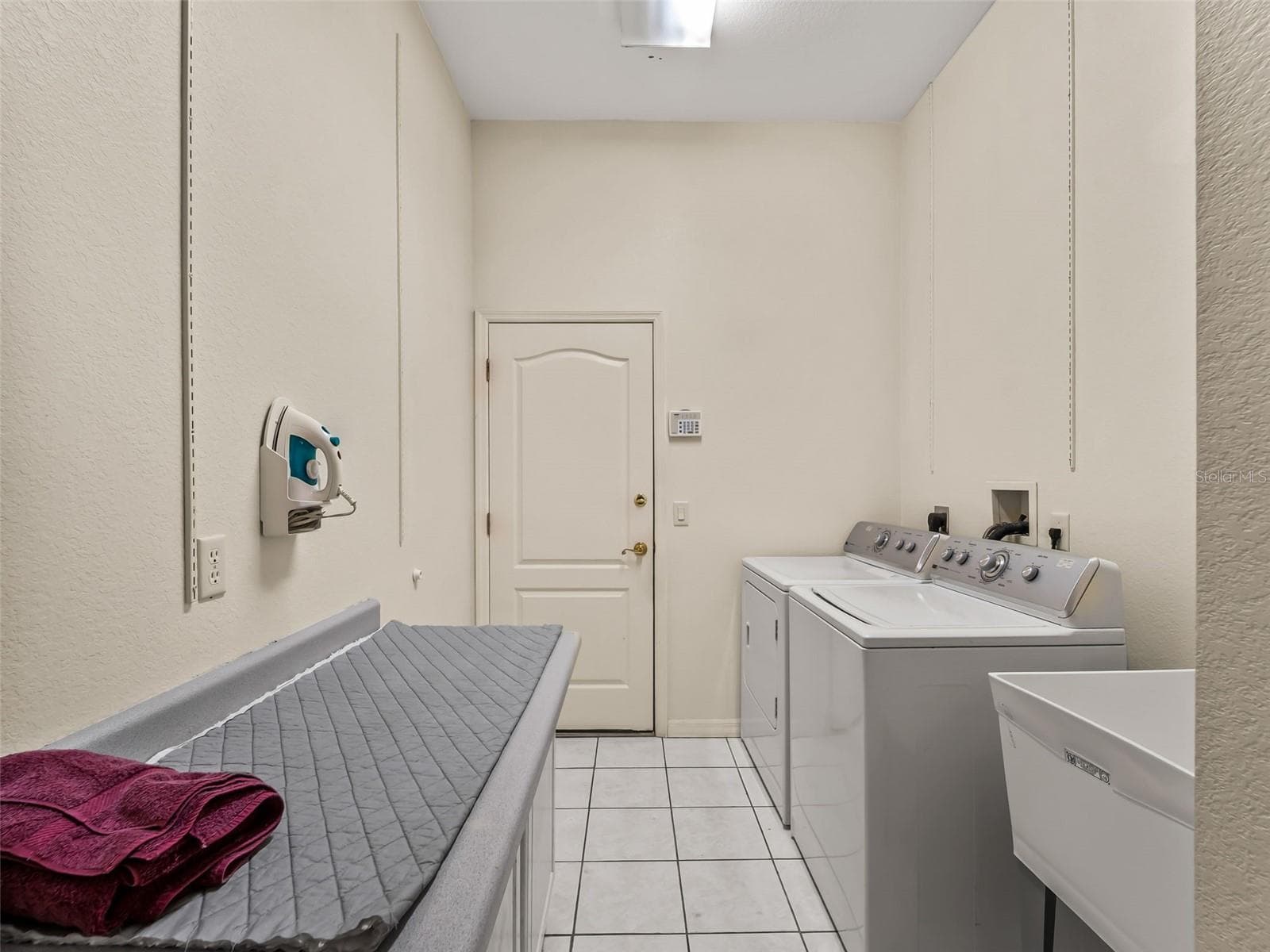 Laundry_9336StPaulDr_PortCharlotte_WasherDryer_Wide.jpg - 9336 ST PAUL DR, PORT CHARLOTTE