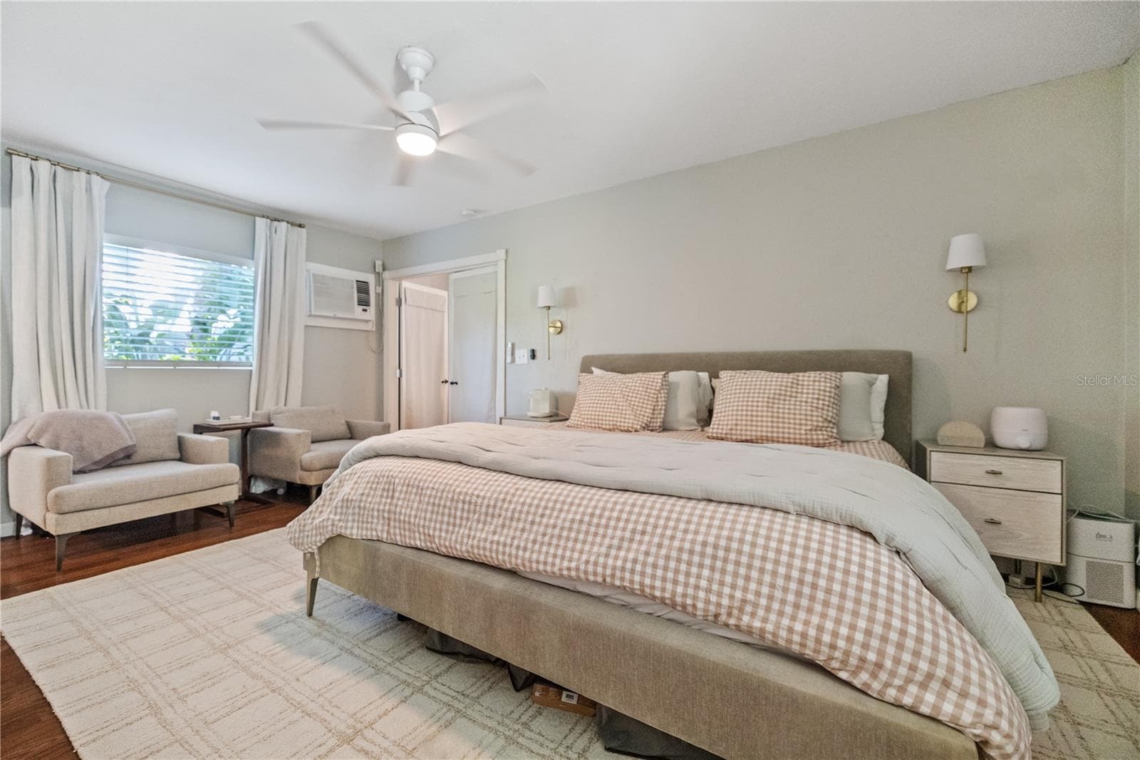 Single Family Residence at 3912 W CLEVELAND ST, TAMPA, photo 14 of 32