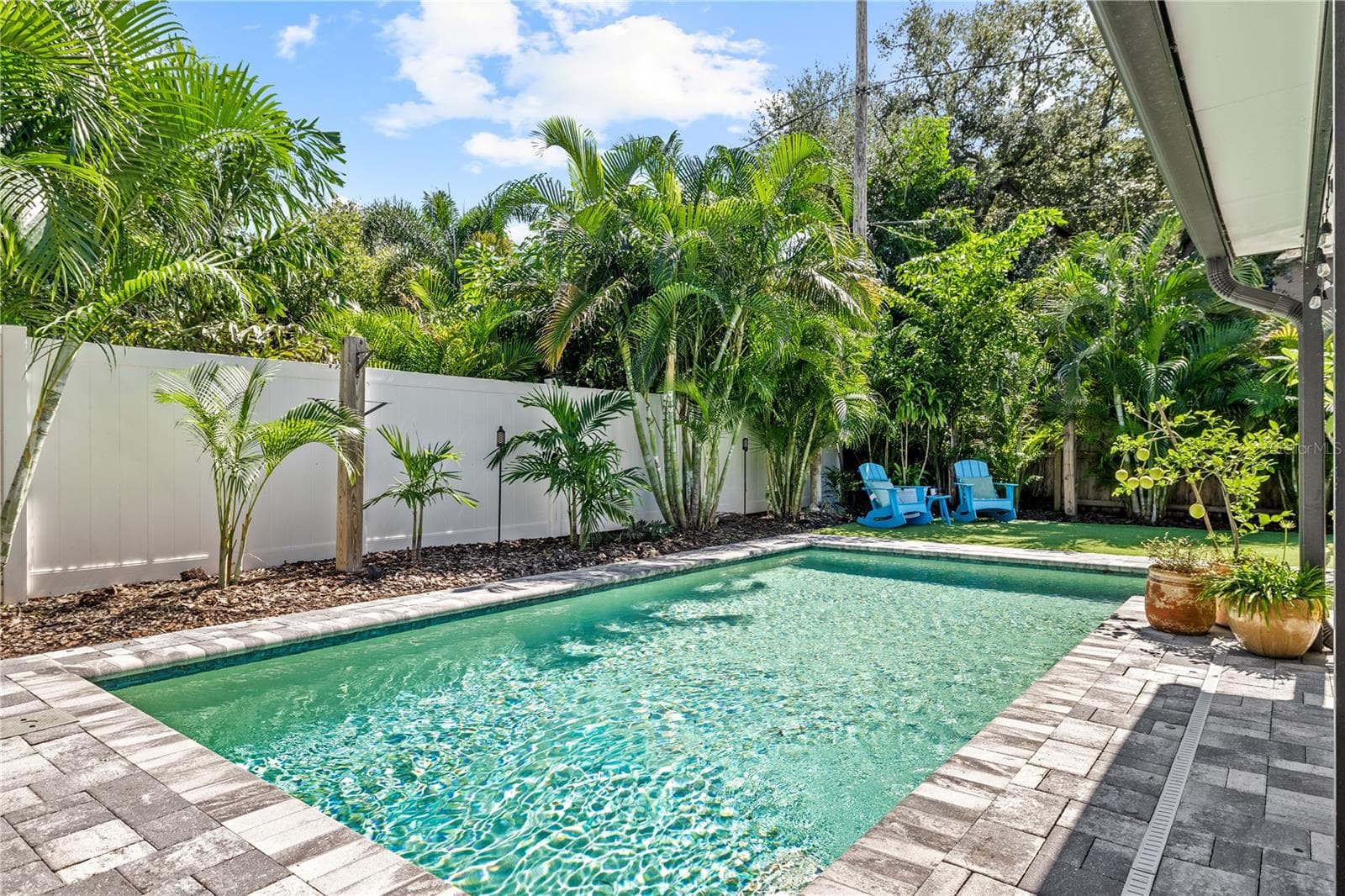 Single Family Residence at 3912 W CLEVELAND ST, TAMPA, photo 2 of 32