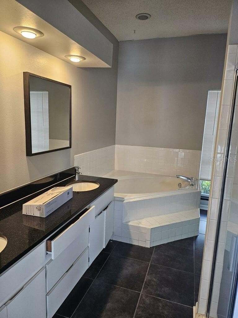 Single Family Residence at 10306 EARLY MIST LN, RIVERVIEW, photo 8 of 13