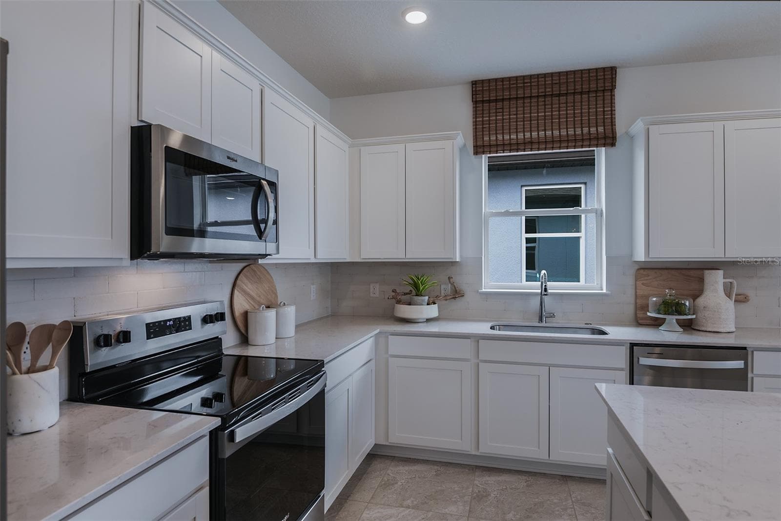 Model Representation - 11135 SYCAMORE GLEN LOOP, THONOTOSASSA