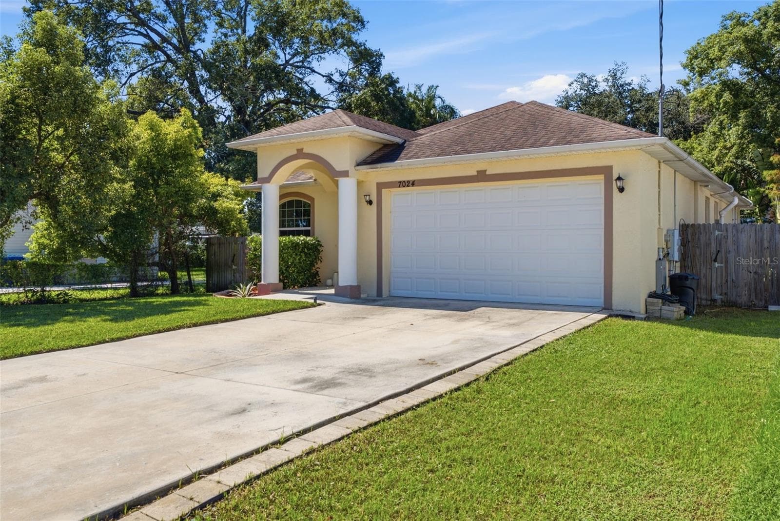 Single Family Residence at 7024 N DAKOTA AVE, TAMPA, photo 8 of 56