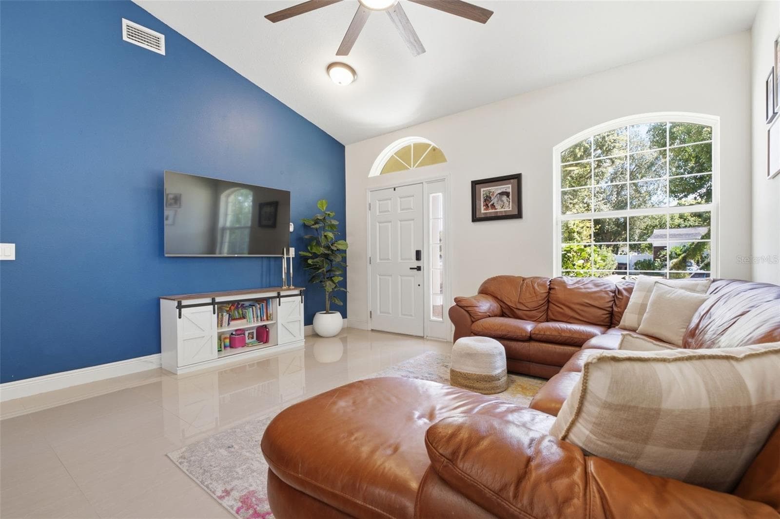 Single Family Residence at 7024 N DAKOTA AVE, TAMPA, photo 13 of 56
