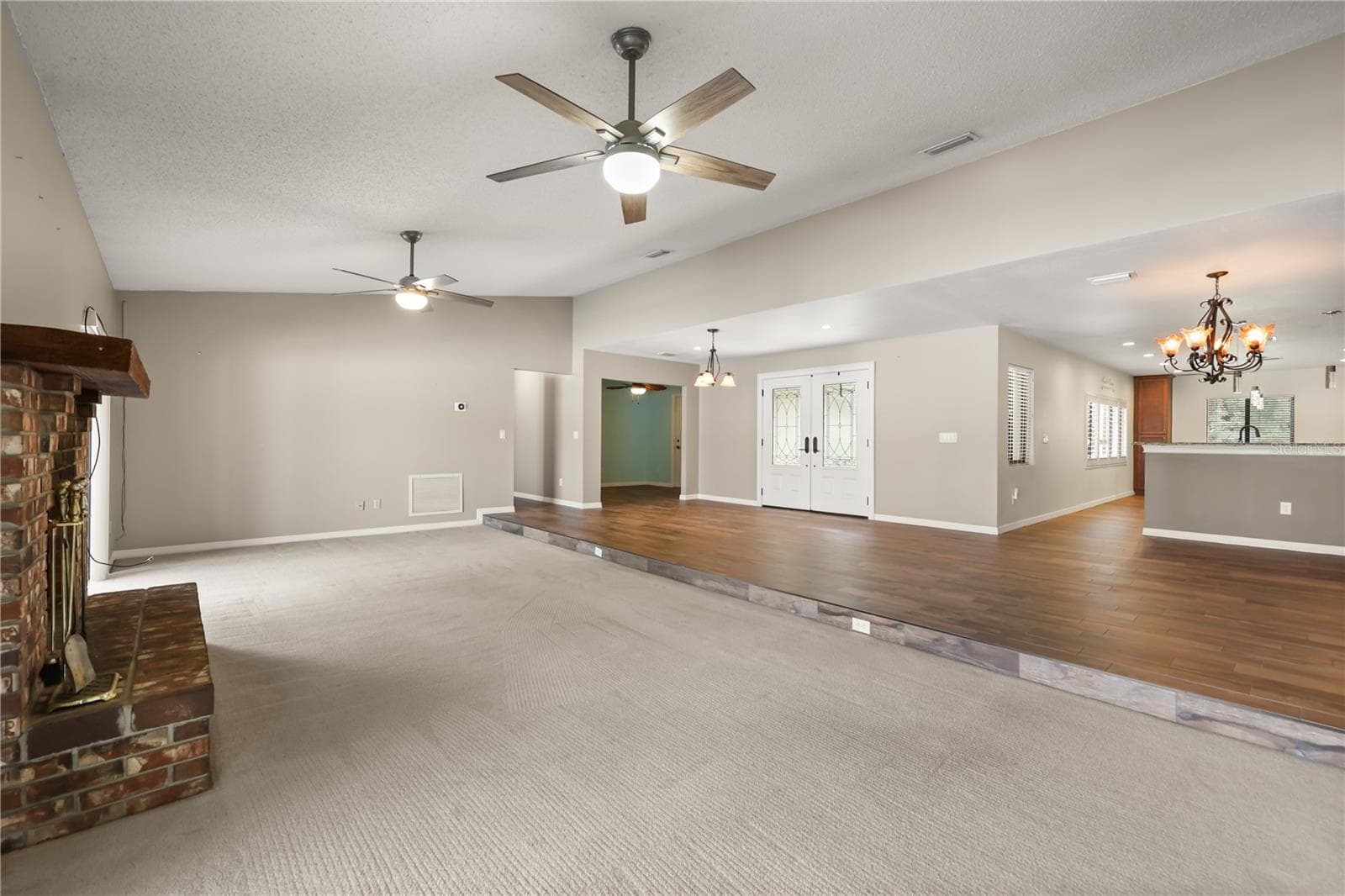 Single Family Residence at 1008 FOREST CIR, WINTER SPRINGS, photo 6 of 37