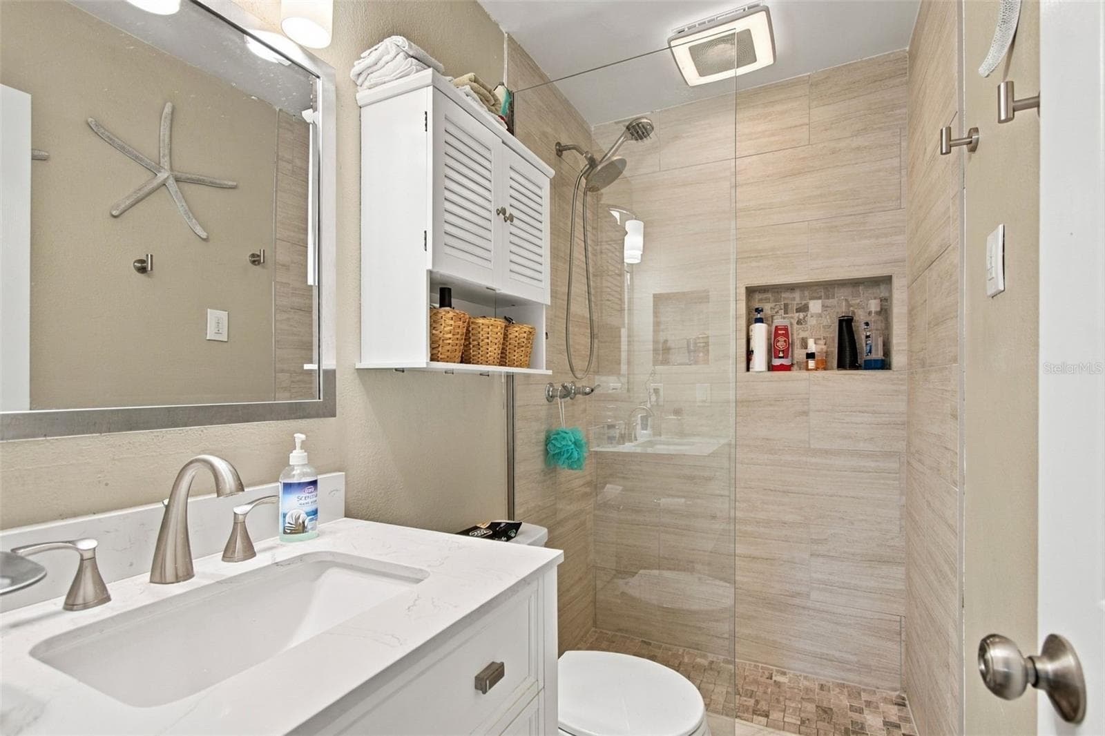 Primary Bathroom - 1880 CLEARBROOKE DR, CLEARWATER