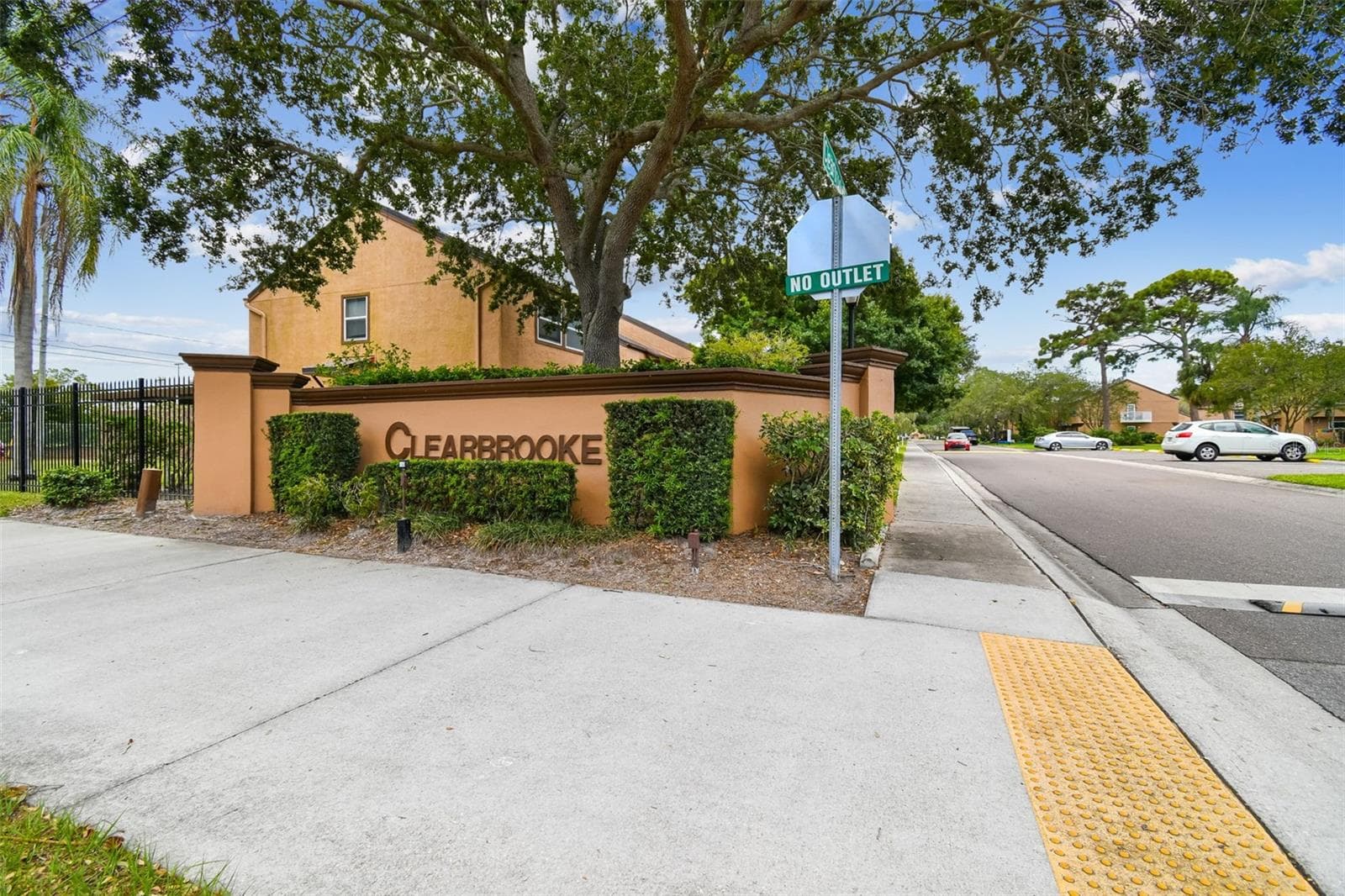Townhouse at 1880 CLEARBROOKE DR, CLEARWATER, photo 25 of 37