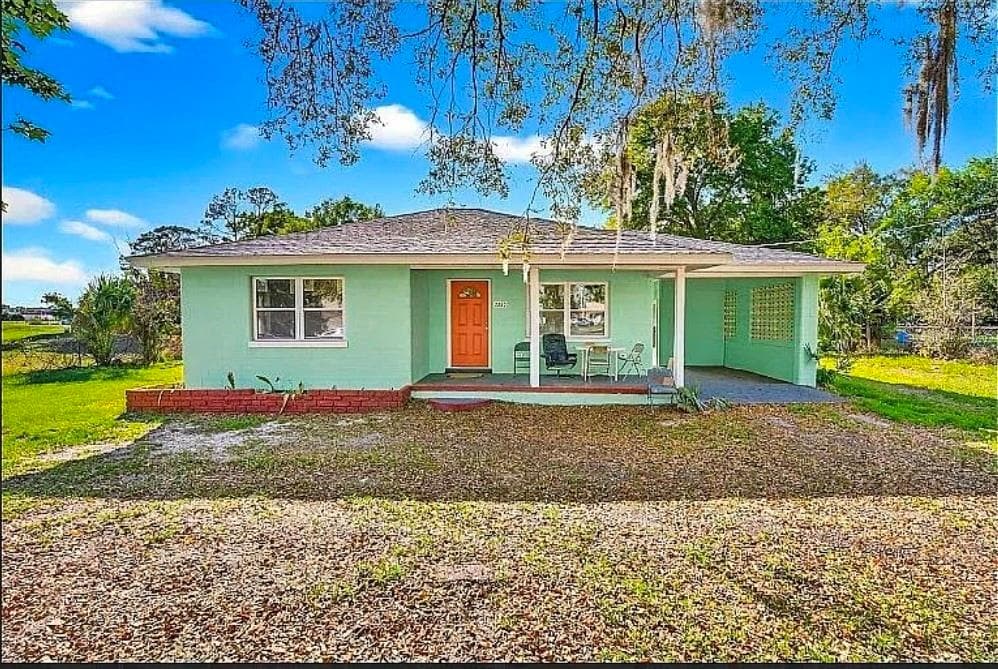 2220 NW 1ST AVE