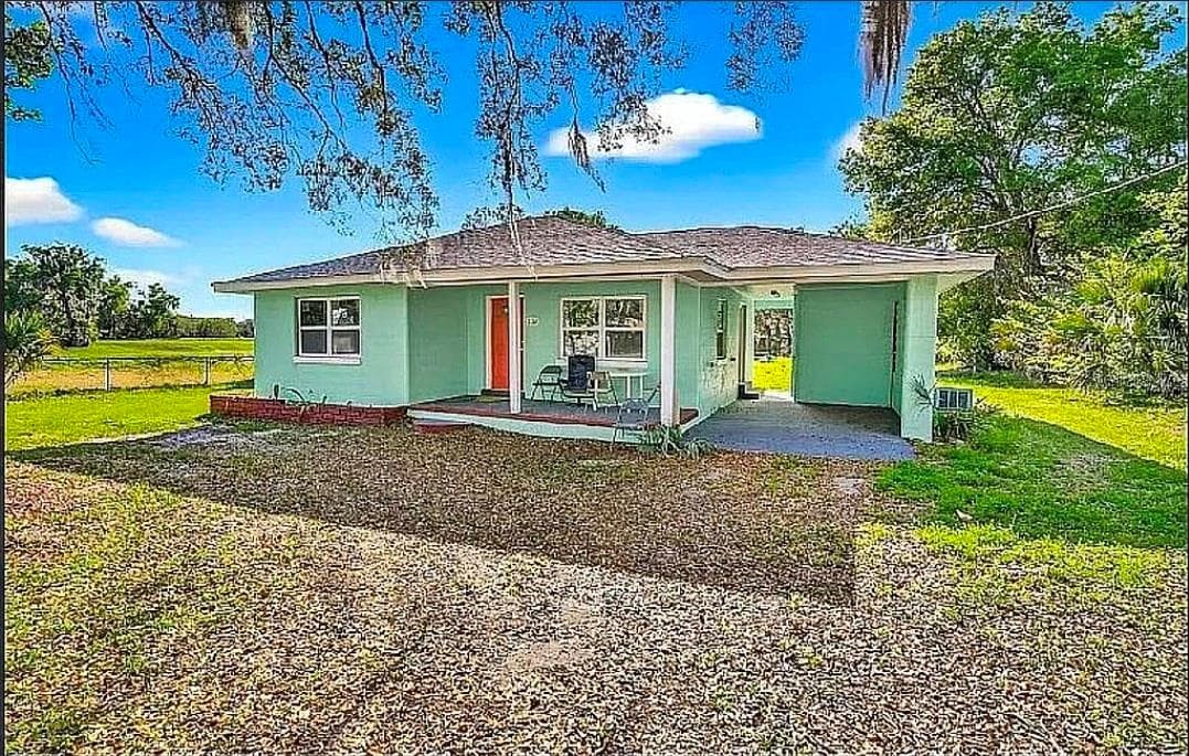 Single Family Residence at 2220 NW 1ST AVE, OCALA, photo 2 of 13