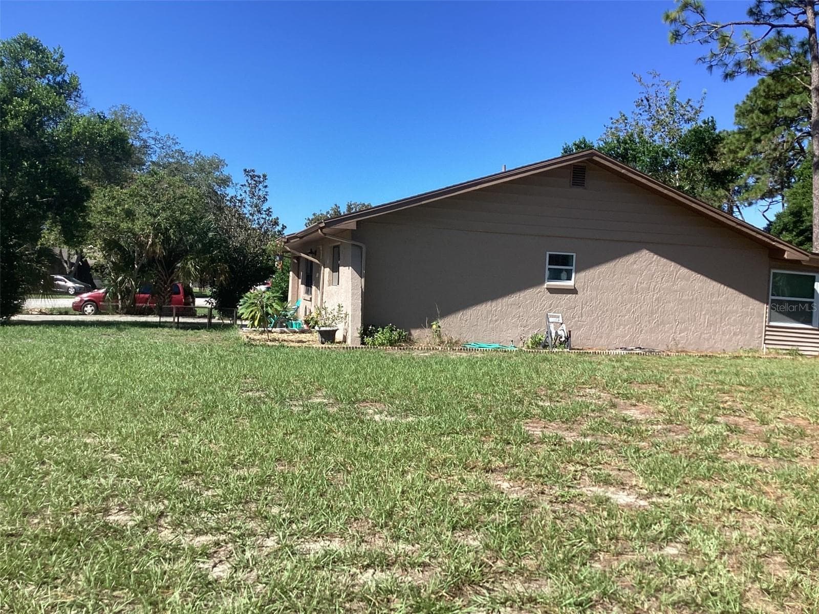 Single Family Residence at 8445 DUNNELLON RD, WEEKI WACHEE, photo 2 of 16