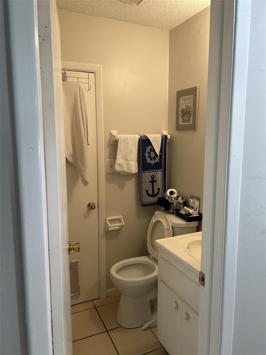Single Family Residence at 8445 DUNNELLON RD, WEEKI WACHEE, photo 8 of 16