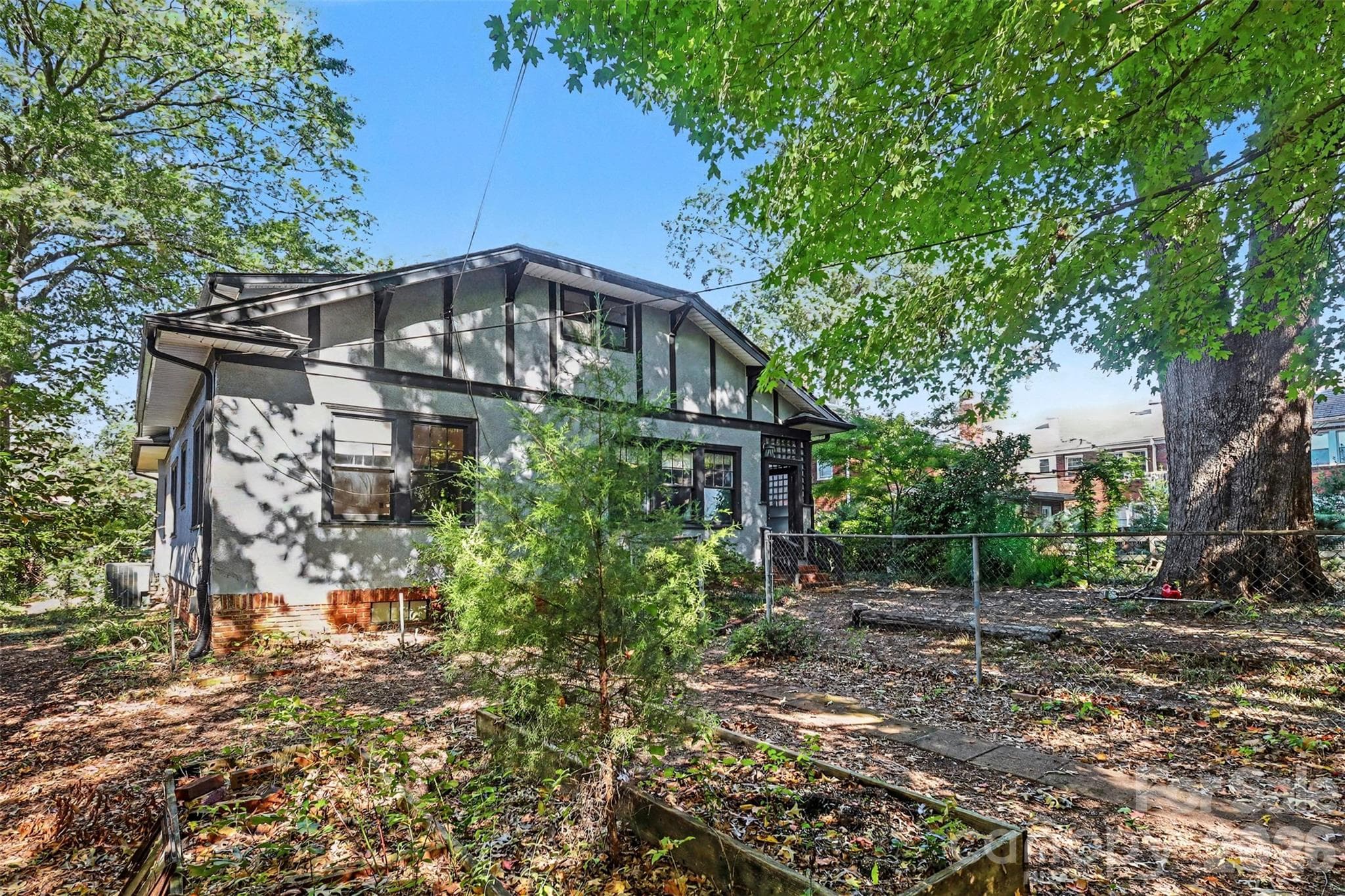 Single Family Residence at 510 Hawthorne Lane, Charlotte, photo 24 of 28