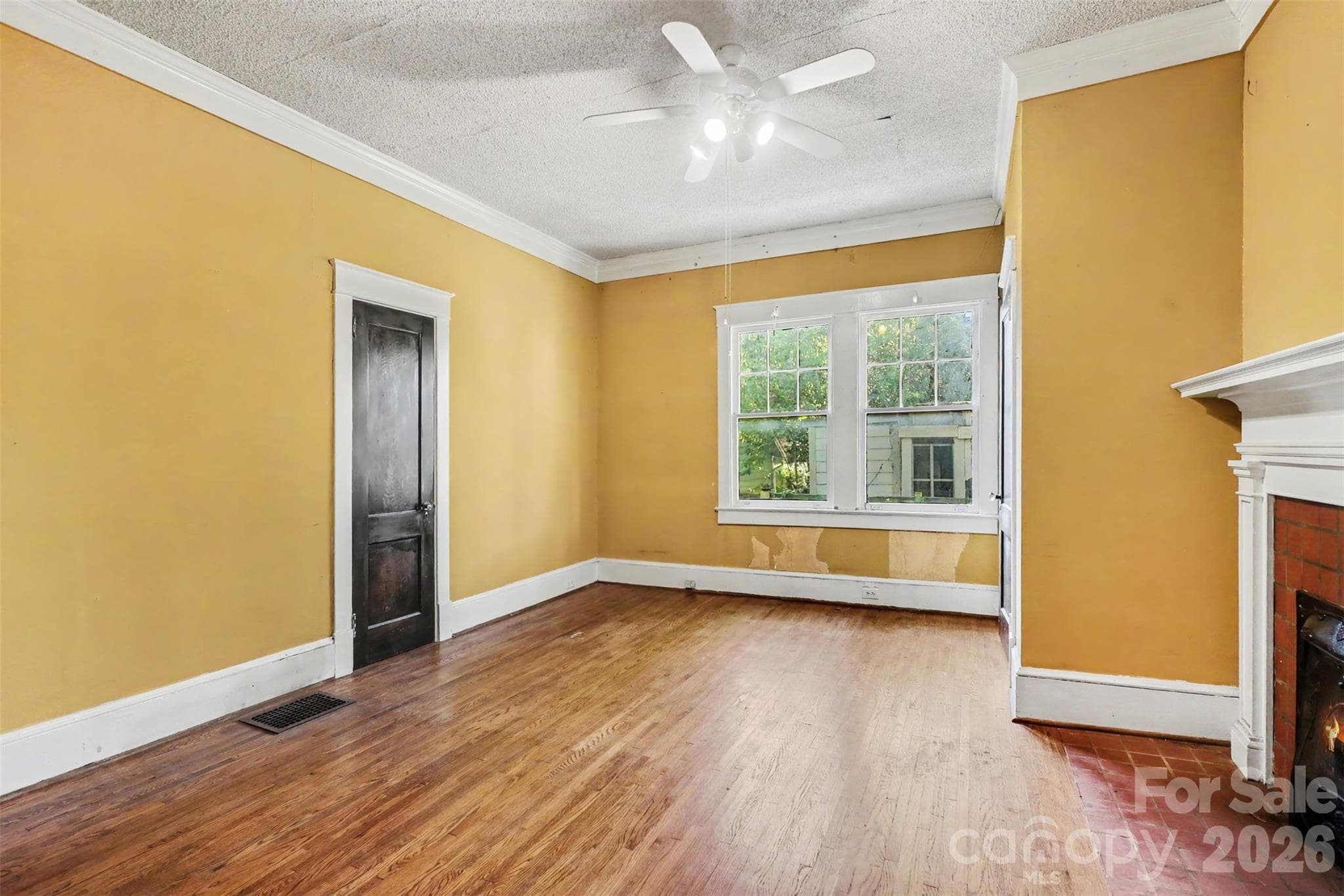 Single Family Residence at 510 Hawthorne Lane, Charlotte, photo 11 of 28