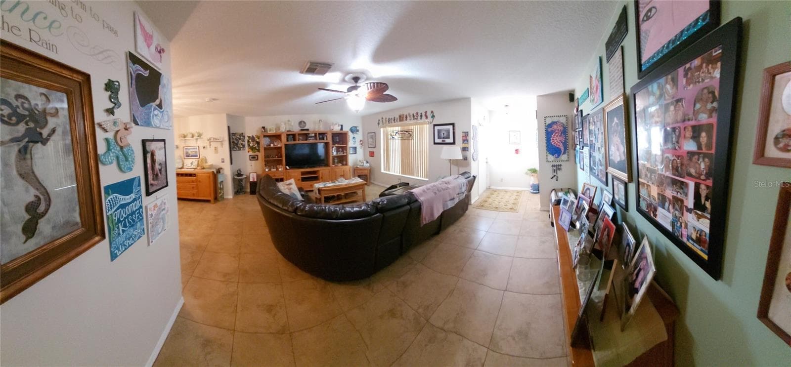 Single Family Residence at 906 BLUEWATER DR, SUN CITY CENTER, photo 2 of 39