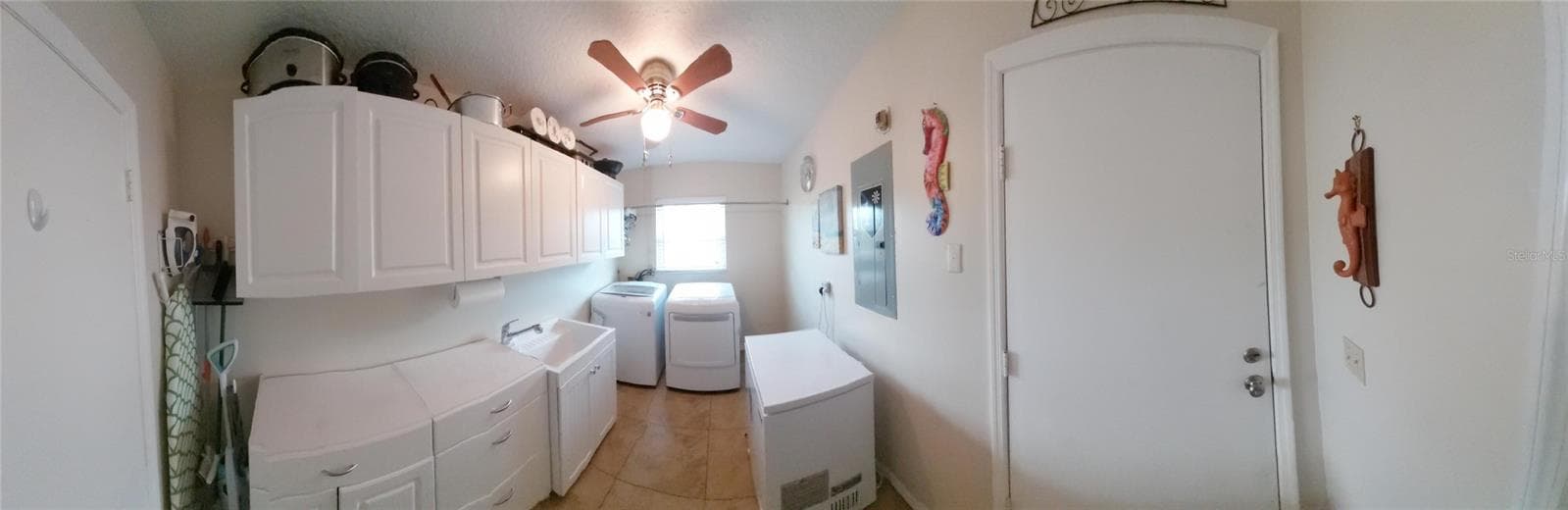 Single Family Residence at 906 BLUEWATER DR, SUN CITY CENTER, photo 31 of 39